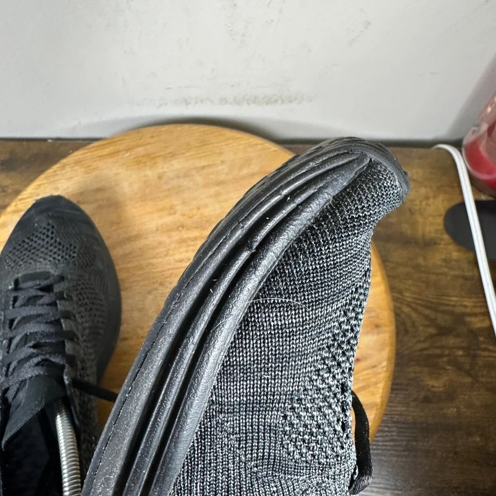 Nike Flyknit Racer Triple Black Men 11.5 Running Shoes 526628-009 Anthracite